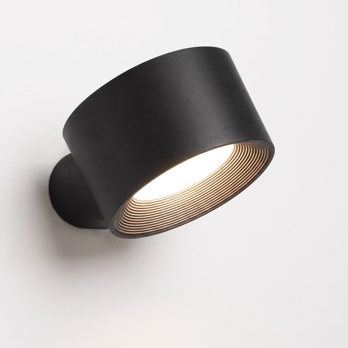 Stick-On Wall Light with Magnetic 360 Degree Rotation - Wall Light Fixtures - Black - Oak Soho
