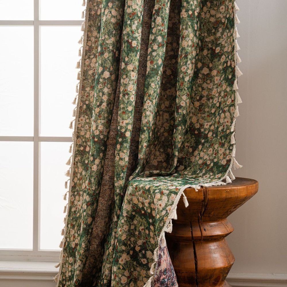 Vintage - Style Floral Curtain for a Classic Room Atmosphere - Curtains - Flower Green - Oaksoho