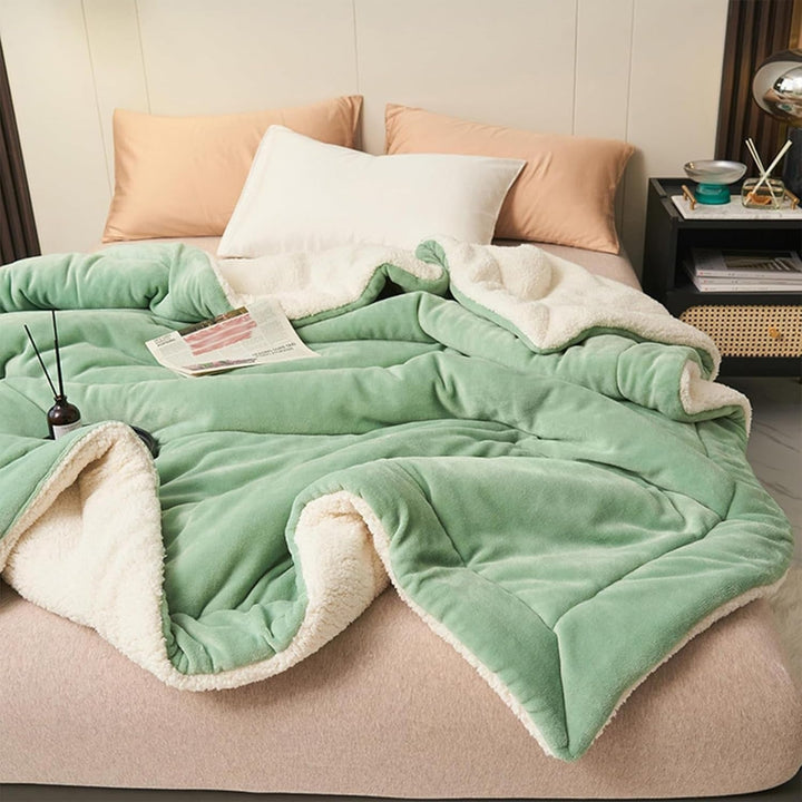 Warm and Soft Reversible Blanket - Blanket - Light Green - Oaksoho